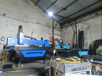mesin cnc fiber laser cutting metal pioneer cnc